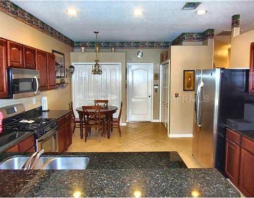 5th image of 2830 Torrance Dr