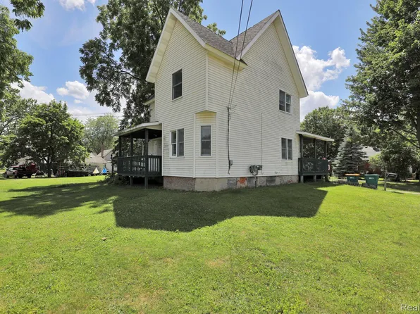105 N Scougle St, Durand, MI 48429
