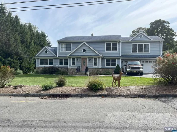 503 Helena Ave, Wyckoff, NJ 07481