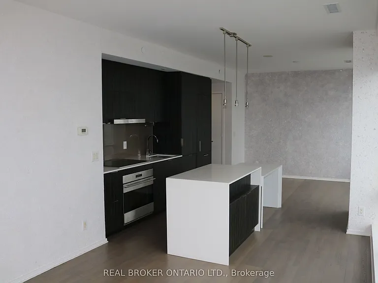 1 Bloor St E #5209 — Photo 11