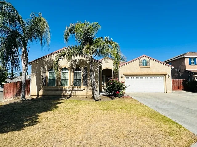 Erin Avenue (5741) - 1 — Photo 2