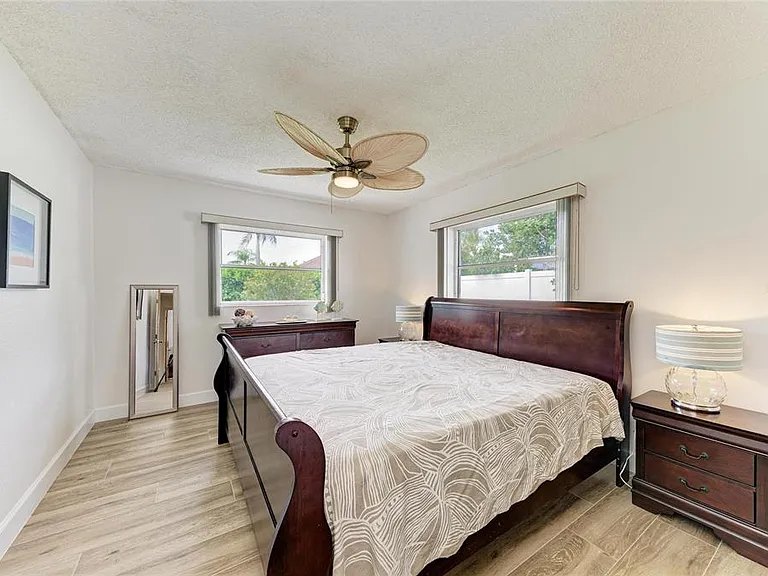 405 Bayside Ln — Photo 41