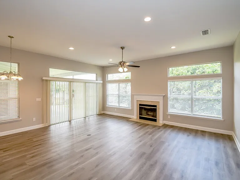 672 Mandy Oaks Dr — Photo 10