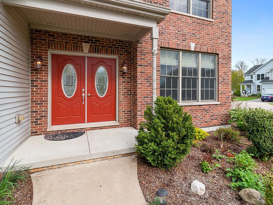 1st image of 22 Hilltop Ln