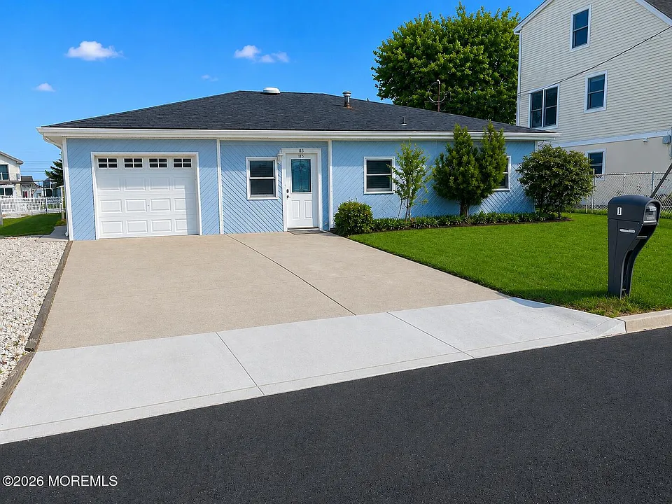 115 N Binnacle Dr