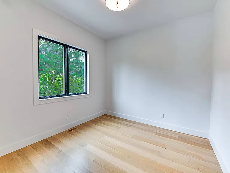 54 Sawasett Ave — Photo 22