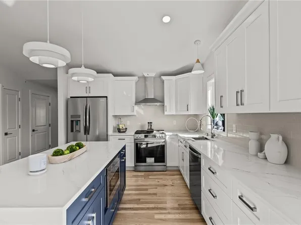 700 Sandy Ln #4, Warwick, RI 02889