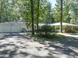 100 Posnegansett Ave, Warwick, RI 02888