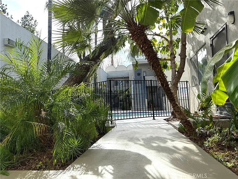18657 Collins St #4 — Photo 15