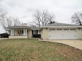 1420 Eustace Dr, Dixon, IL 61021