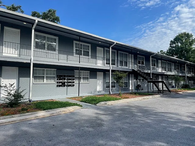 2 bed, 775 sqft, $950 — Photo 2