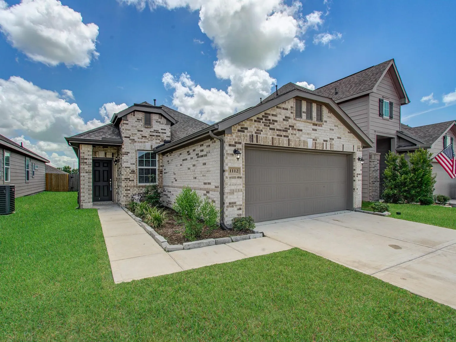 3 bed, 1687 sqft, $2,385 — Photo 2