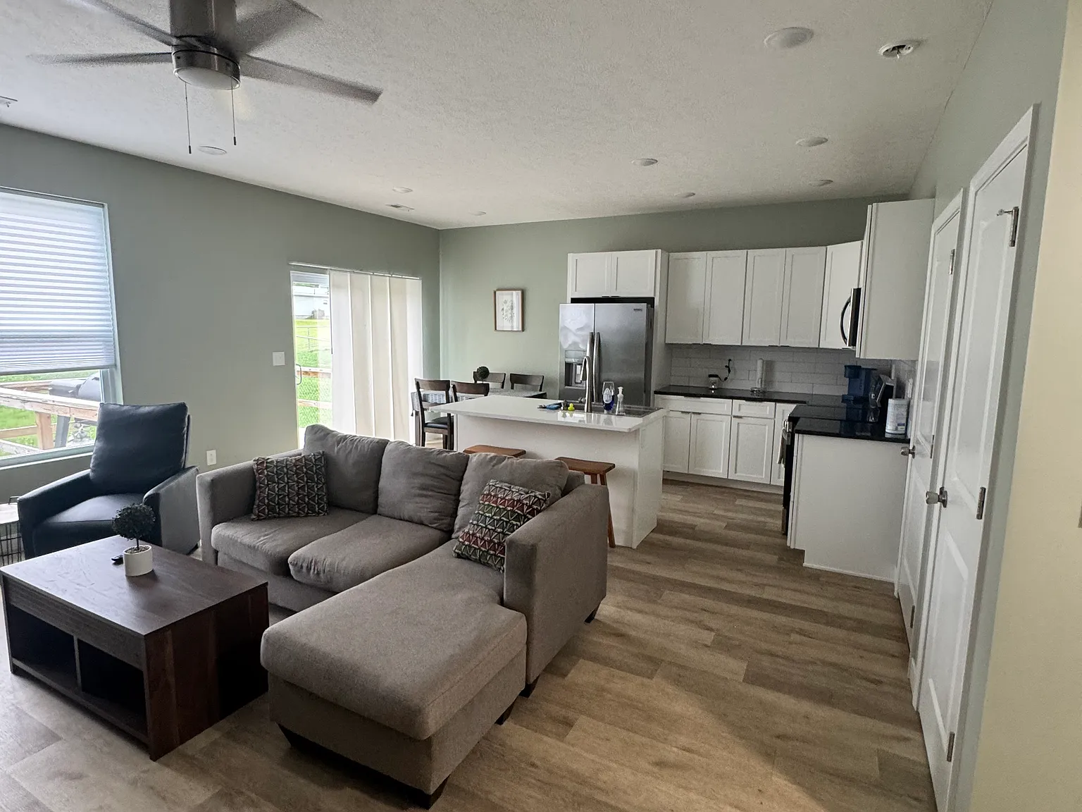 3 bed, 2.5 bath, $3,200 — Photo 3
