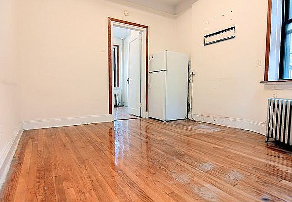 5th image of 70 E 7th St APT 4B