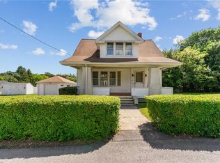 8 Tampa St, West Warwick, RI 02893