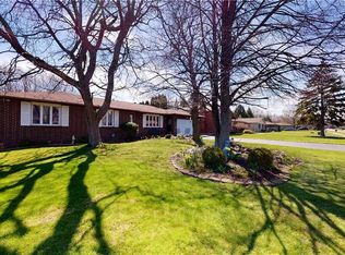 109 Andiron Ln, Rochester, NY 14612