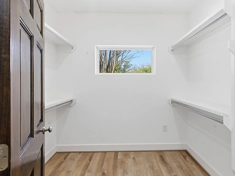 430 N Hutcheson St — Photo 33