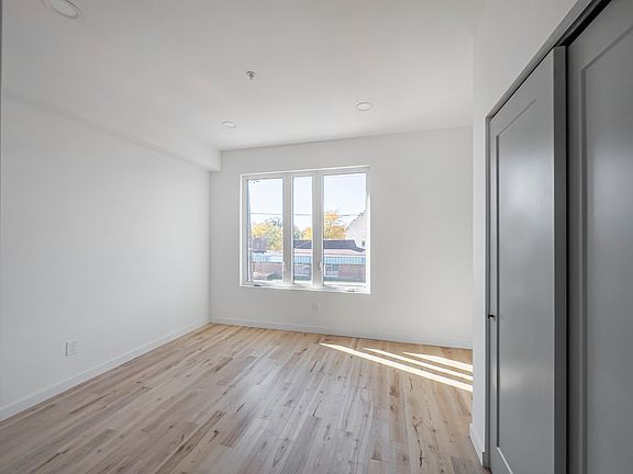 5th image of 647 N 41st St #1-B