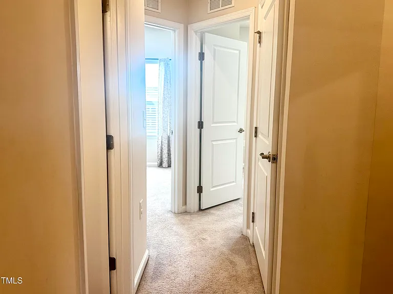 946 Channing Park Cir — Photo 36
