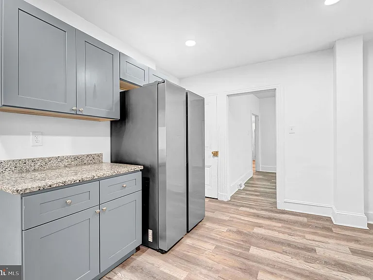 28 W Airy St — Photo 9