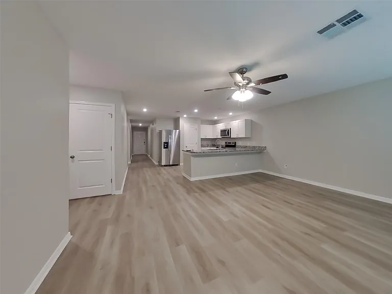 10050 Cerritos Dr — Photo 3
