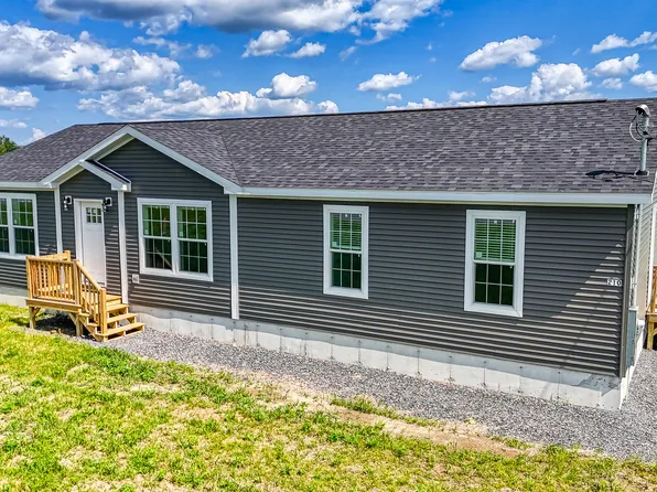 210 Eight Rod Road, Waterville, ME 04901