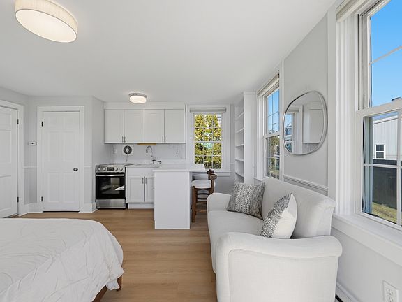 3rd image of 133A Old South Rd #A