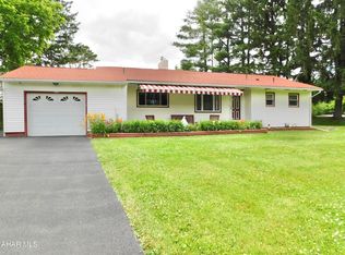 1852 Bellmeade Dr, Altoona, PA 16602