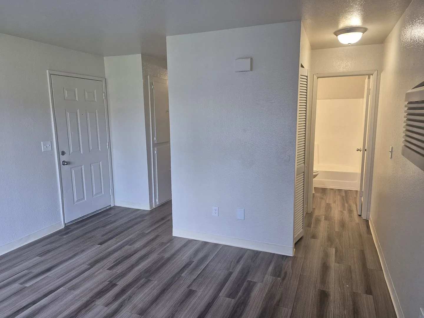 Mesa Verde Apartments — Photo 4
