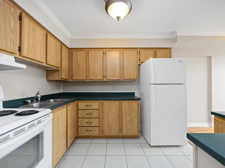 155 Front St N #1306 — Photo 8