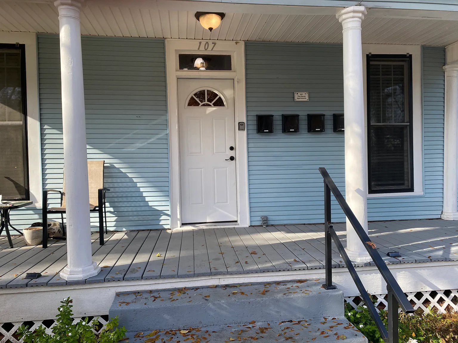 107 W Clarksville St — Photo 2