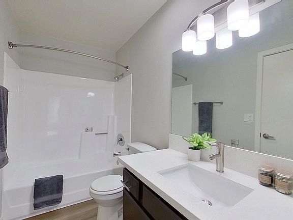 5th image of 13929 Vanowen St APT 3