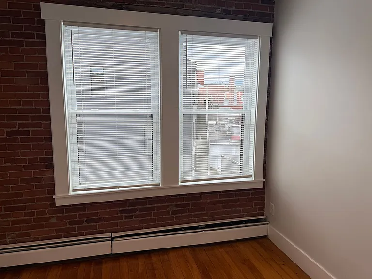 105 Main St — Photo 8
