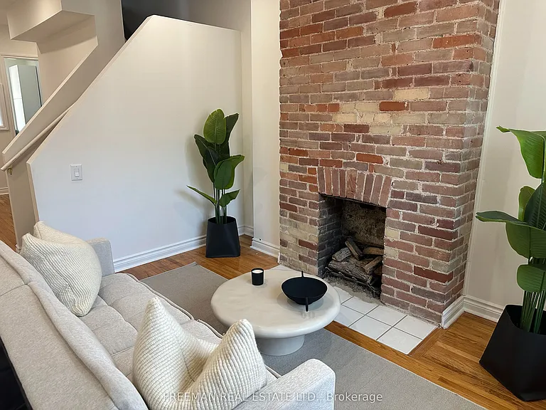 37 Grant St — Photo 3