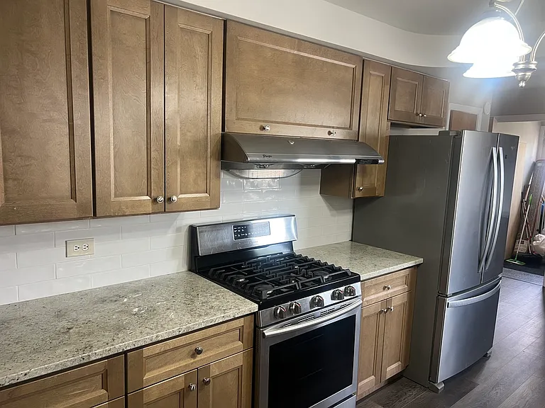 6528 N Rockwell St #2 — Photo 5