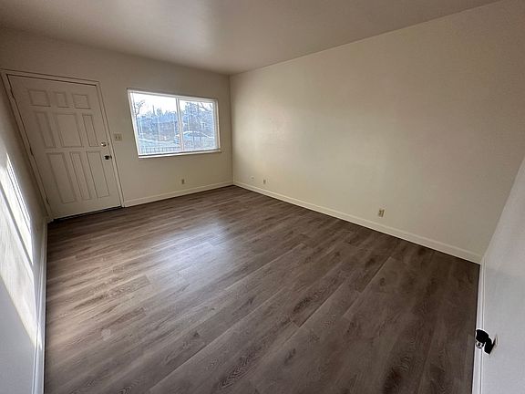 4th image of 1429 & 1431 E Orangeburg Ave #1429