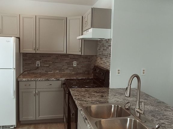 2nd image of 854-56 Lancaster Ave #2