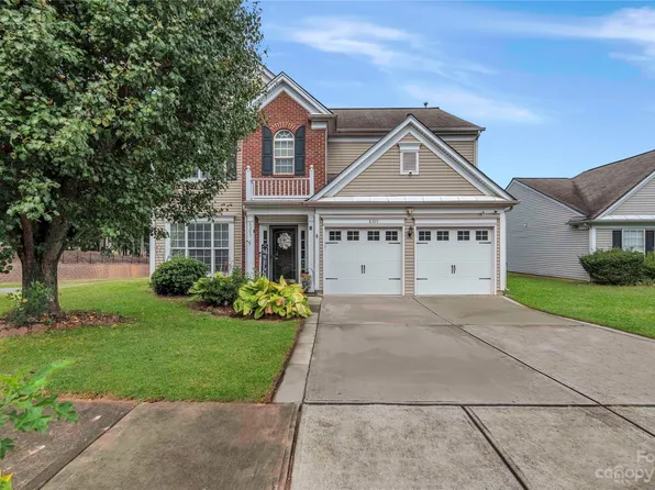 8305 Shinkansen Dr, Charlotte, NC 28213