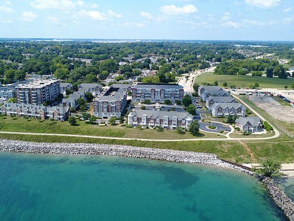 2nd image of 3862 S Lake DRIVE #207
