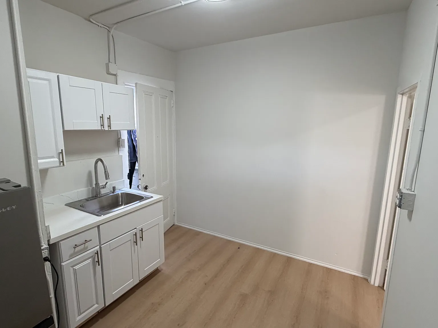2 Emery Ln — Photo 1