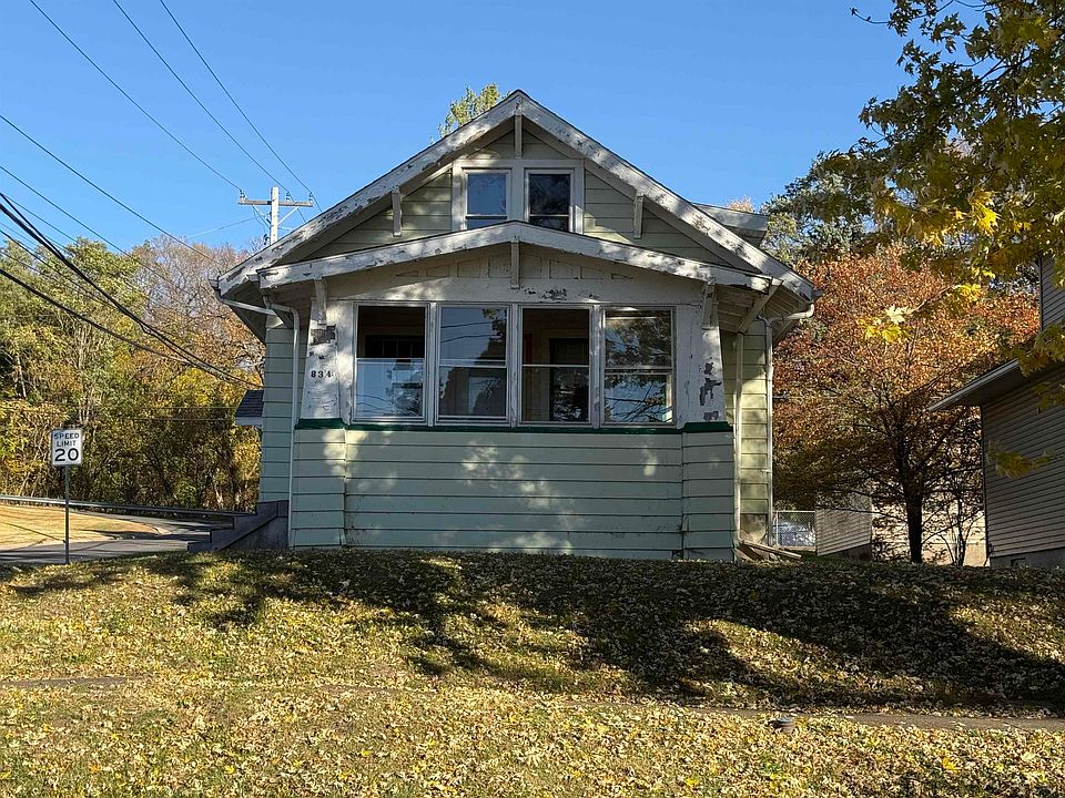 1st image of 834 N 4th St