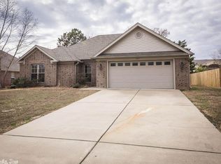 1855 Penny St, Conway, AR 72034