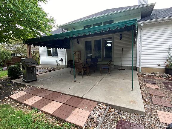 5th image of 253 Woodstream Dr