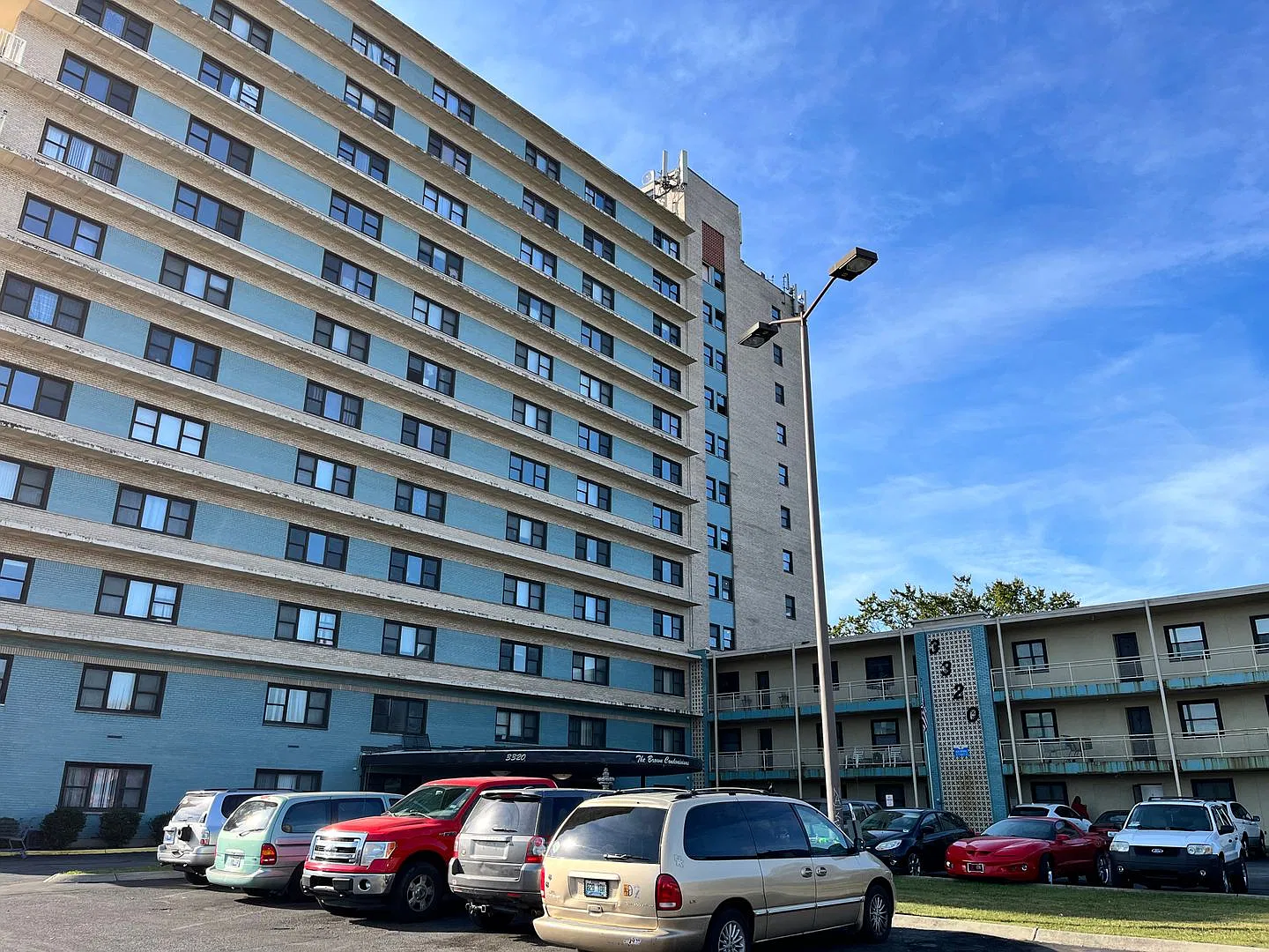 Updated First Floor 1br Condo On Bardstown Rd **All Utilities Included** — Photo 2