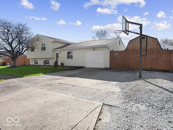 3rd image of 2144 Cherokee Dr