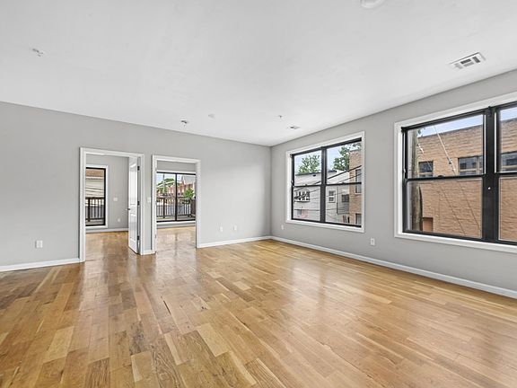3rd image of 295 Broadway