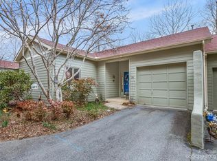 25 River Knoll Dr, Asheville, NC 28805