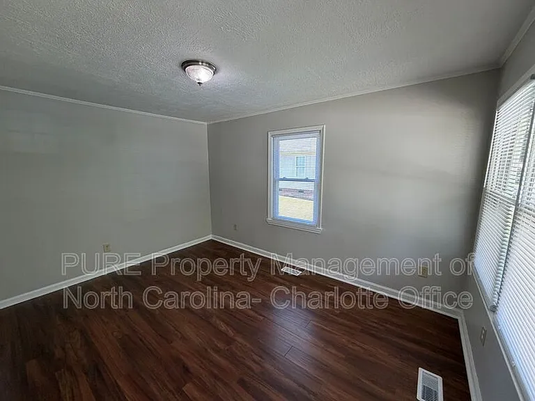 680 Tulsa Ct NW — Photo 7