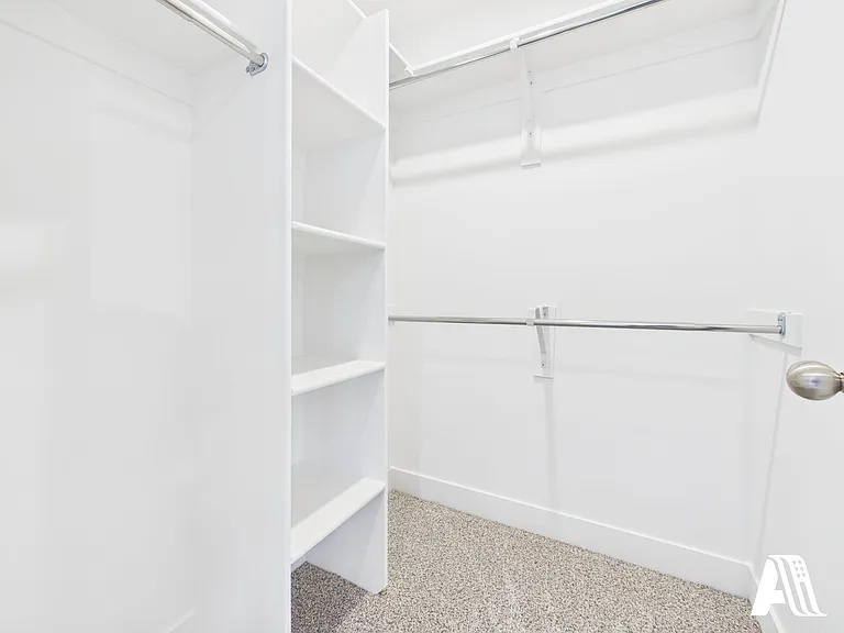 443 E 650 N — Photo 12