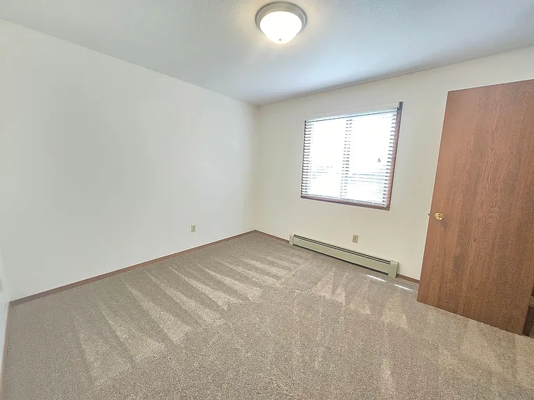 Chaplewood 2 Apartments — Photo 8